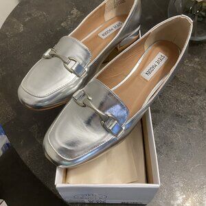 Steve Madden Pawly Flats/Loafers Women's Size 8.5 Silver